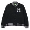 HUF Sherpa Varsity Jacke - Black 2 HUF Sherpa Varsity Jacke - Black -Stoppen. Gehen. Skateboard Geschäft. jk00379 black 1 1280x1280